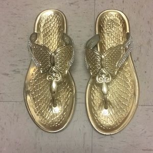 **NEW** super cute gold 🦋 sandals